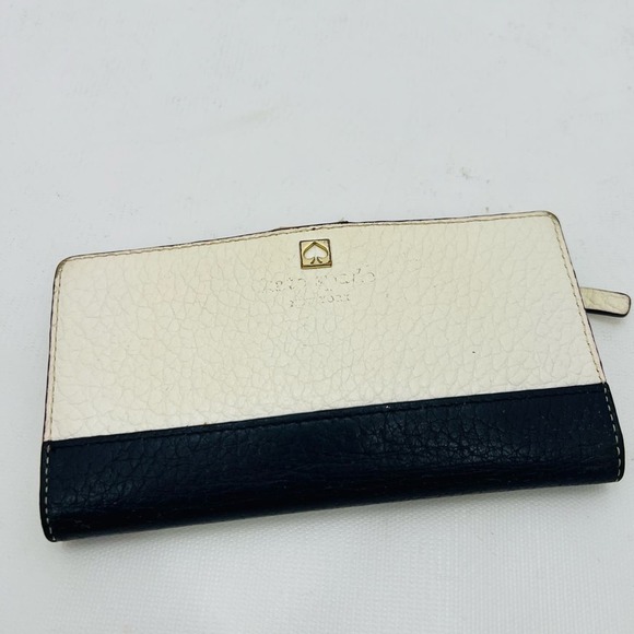 kate spade Handbags - Kate Spade Pebbled Leather Wallet